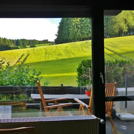 Waldrand-panorama: Komfortables Mit Südlage