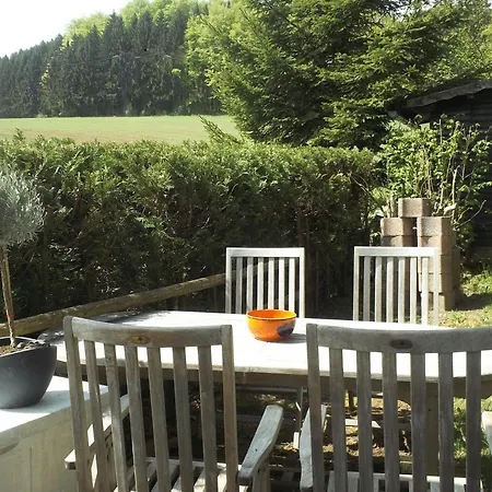 Waldrand-panorama: Komfortables Mit Südlage