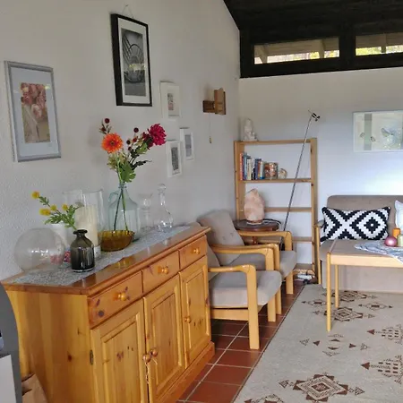 Waldrand-panorama: Komfortables Mit Südlage